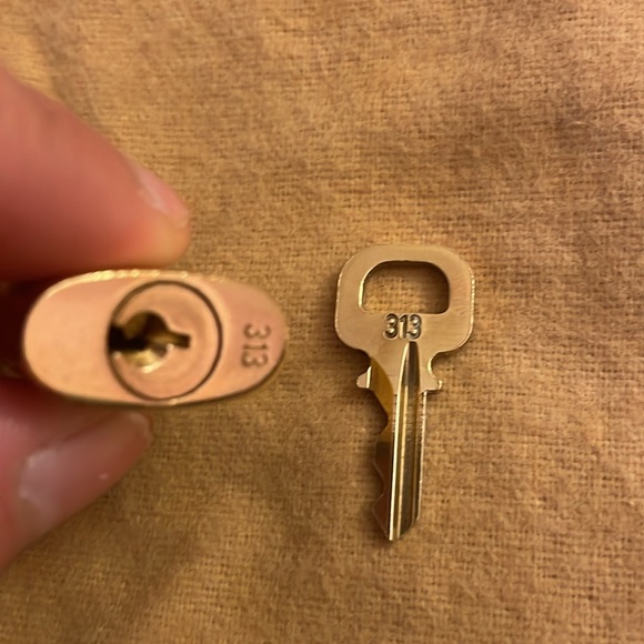 Louis Vuitton Lock and Key - Picture 4 of 6